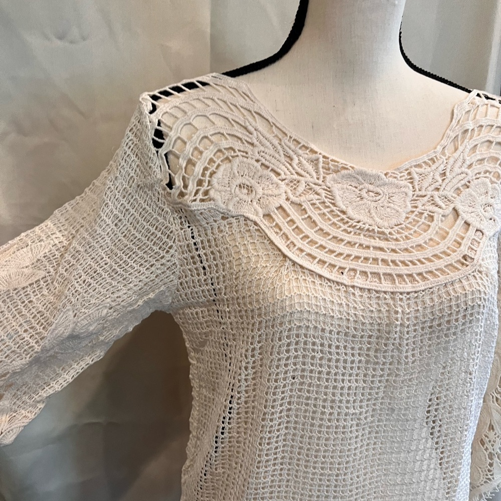 FORGOTTEN GRACE - Crochet Bell Sleeve Top- size L - Picture 4 of 9
